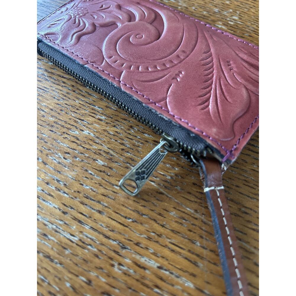 Patricia Nash Dusty Red Embossed Leather Zip Card Holder Wallet w Key Ring - Picture 2 of 8